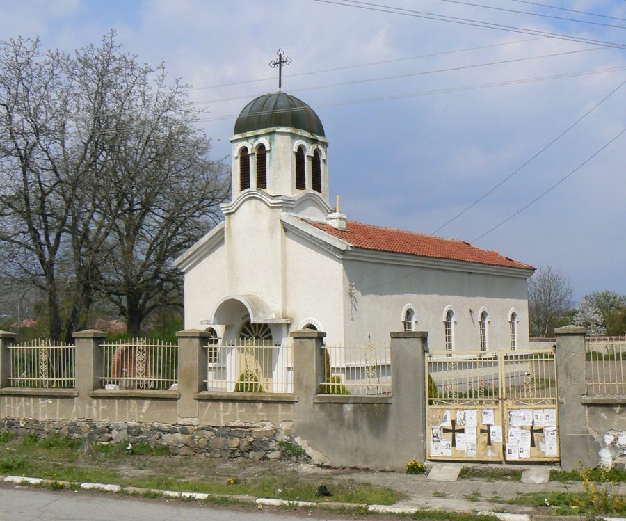 Église dans les environs de Sliven