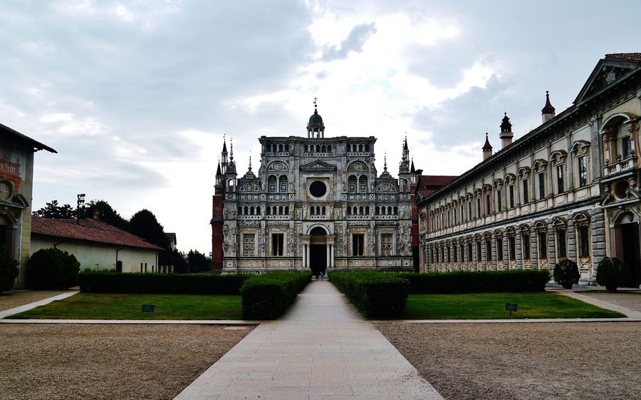 Cour intérieure de la Certosa di Pavia dans la province de Pavie en Lombardie