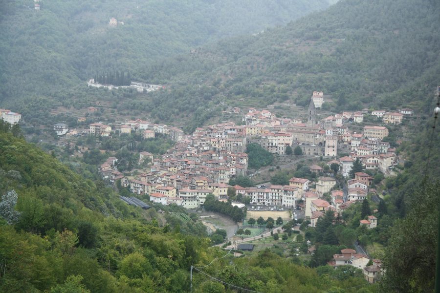 Vue sur Pigna dans la province d’Imperia, en Ligurie