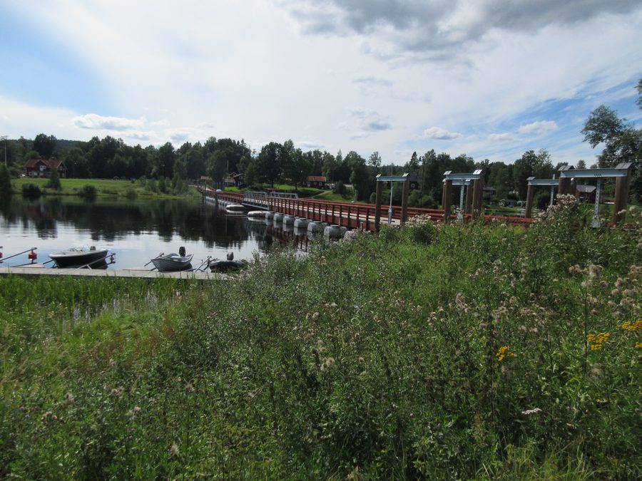 Pont flottant à Gagnefs kyrkby sur l’Österdalälven