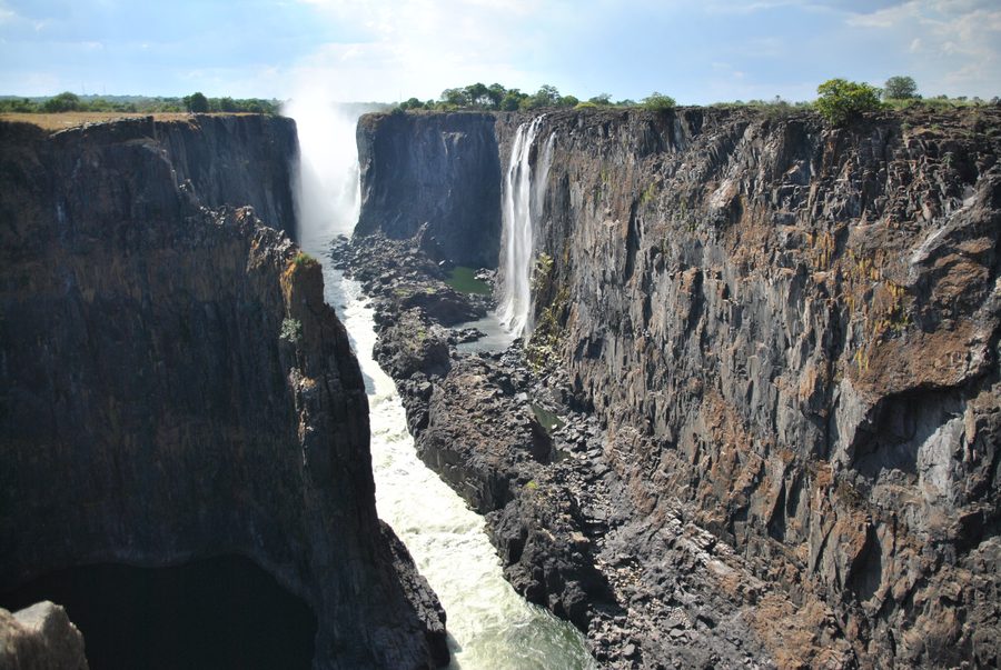 Le Zambèze et les chutes Victoria vus depuis la Zambie