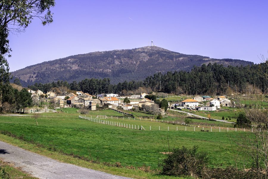 O Casal à Estacas, Cuntis