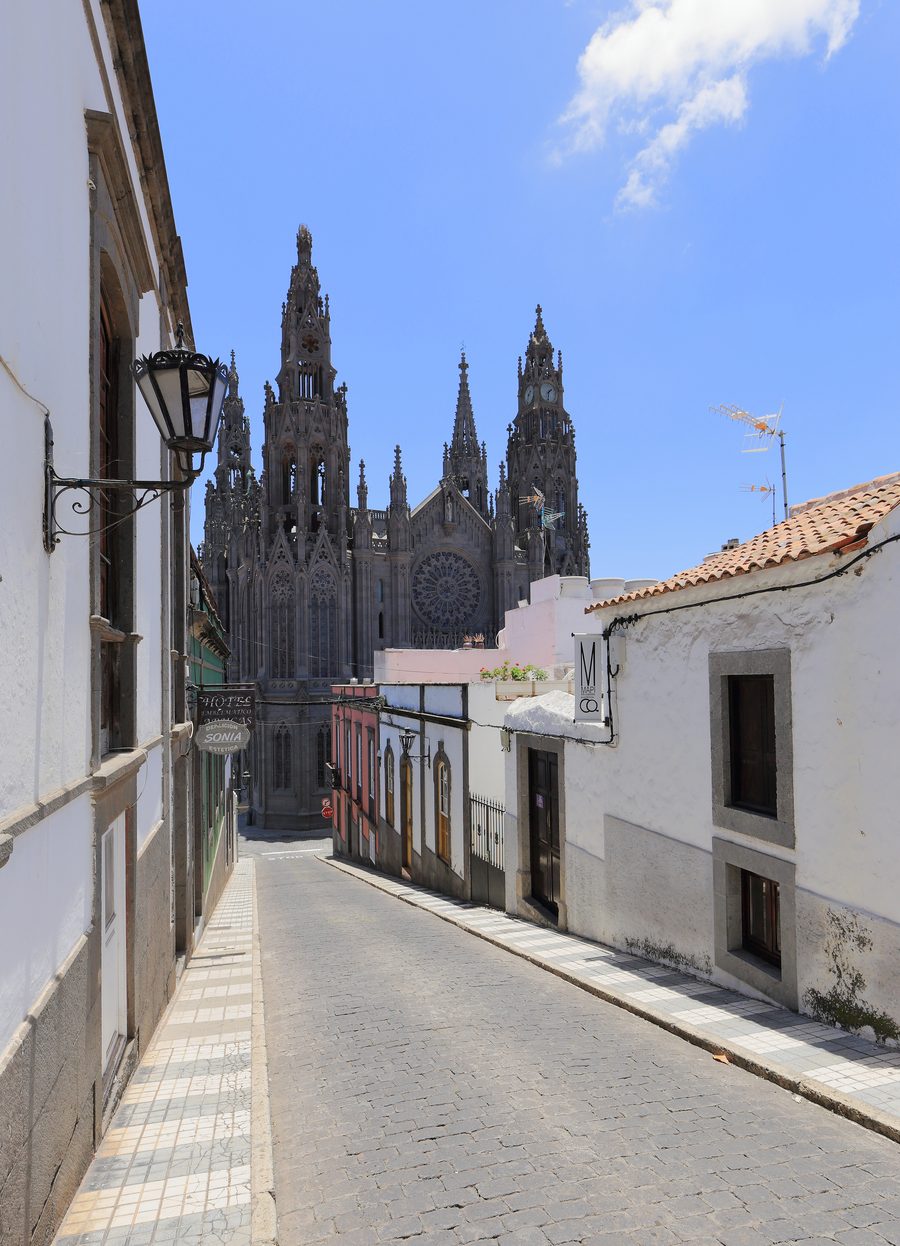 Église San Juan Bautista à Arucas, Gran Canaria, vue depuis la Calle Párroco Morales