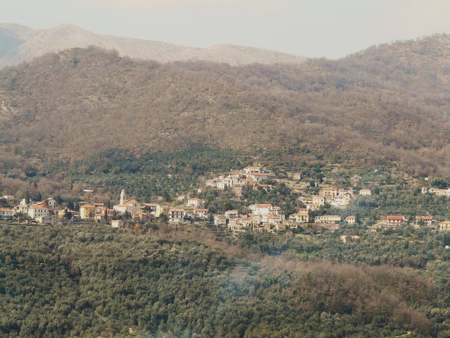 Panorama de Pantasina à Vasia, Ligurie