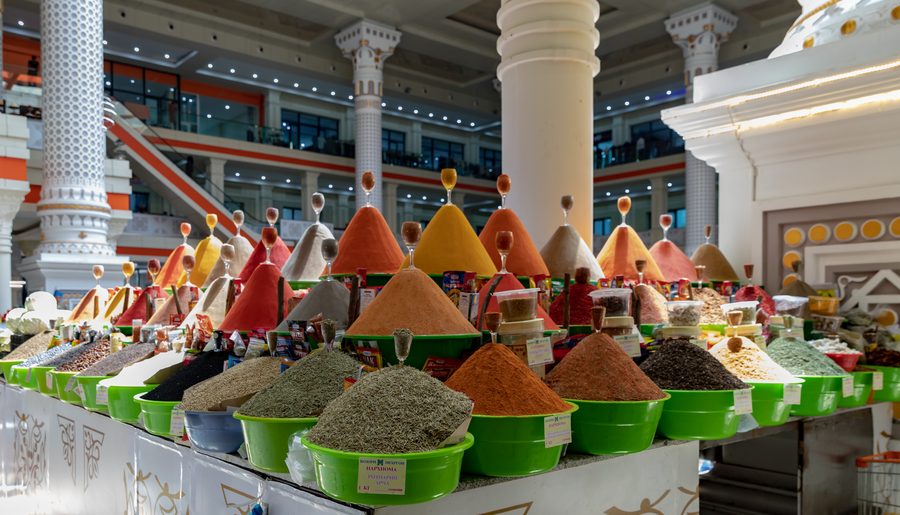 Marché Mehrgon à Douchanbé