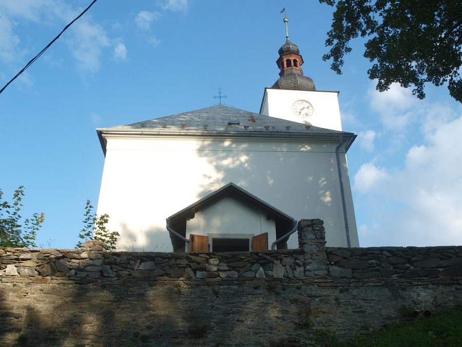 Église des Saints Rois Mages à Břidličná dans le district de Bruntál