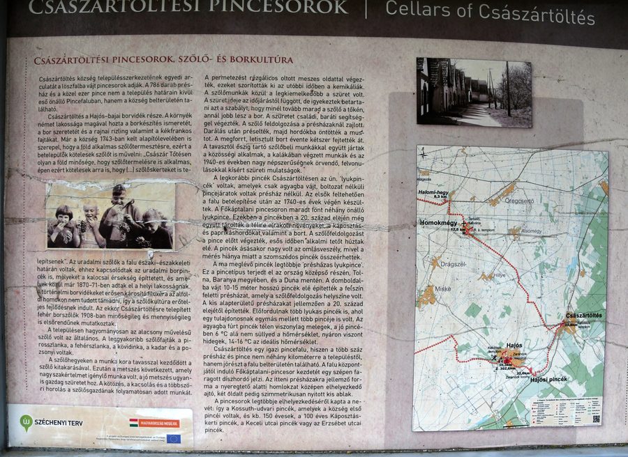 Panneau d'information sur la rangée de caves de la Főkáptalan utca à Császártöltés
