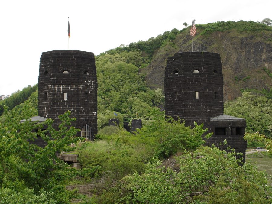 Vestiges du pont Ludendorff à Remagen