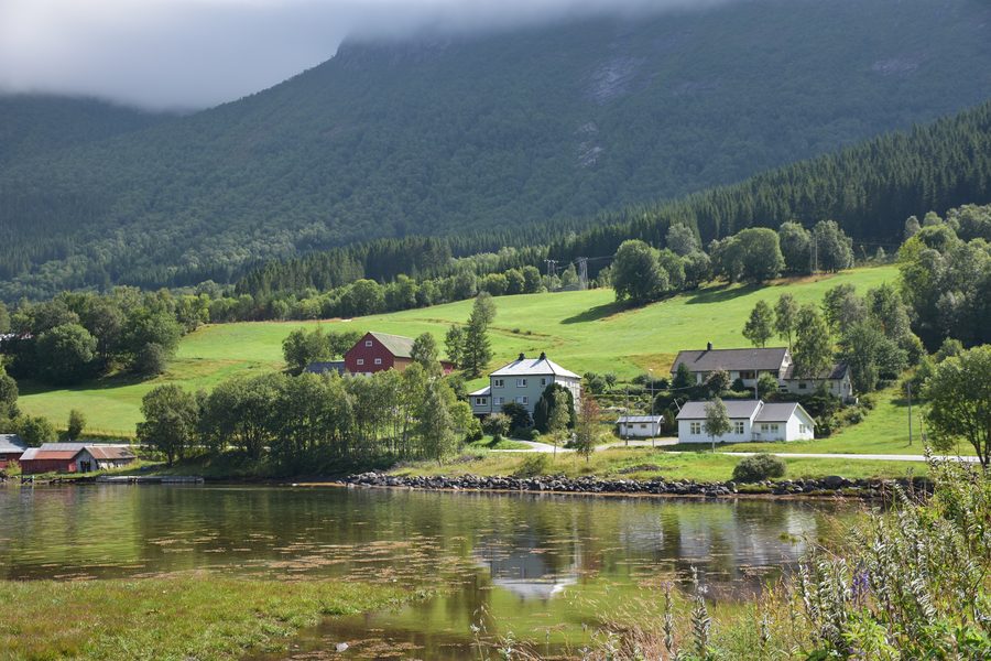 Tomrefjord (Tomra) à Vestnes