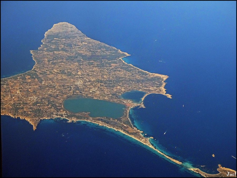 File:Formentera (Spain) (36292460674).jpg