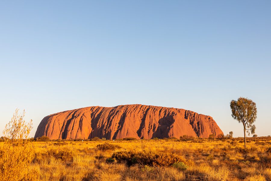 Chaîne des Petermann dans le contexte d’Uluru