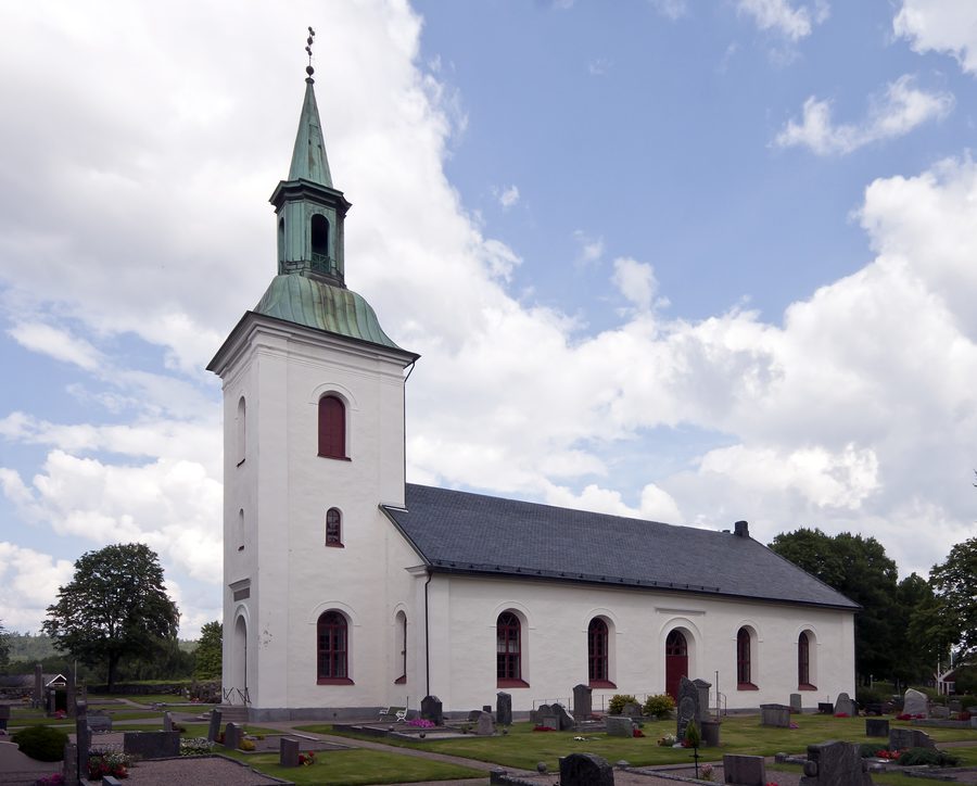 Vue extérieure de la Hemsjö kyrka à Hemsjö, Suède