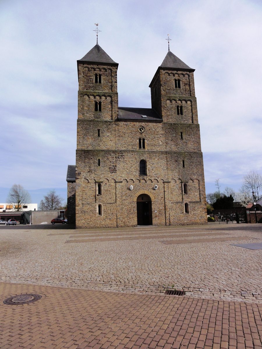 Basilique de Susteren vue de face