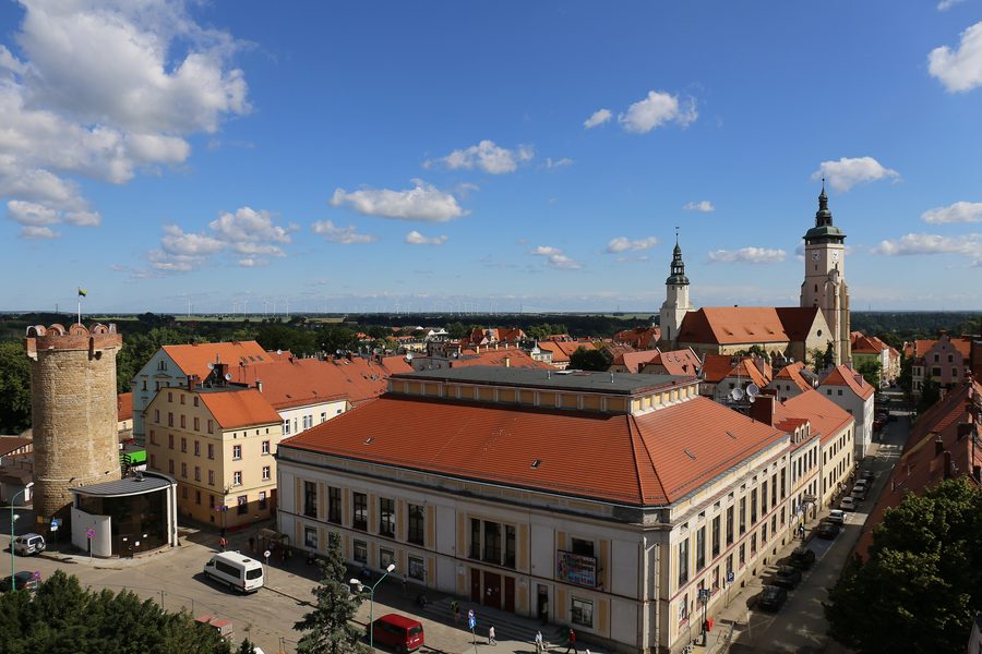 Église à Złotoryja, la ville polonaise de Goldberg in Schlesien