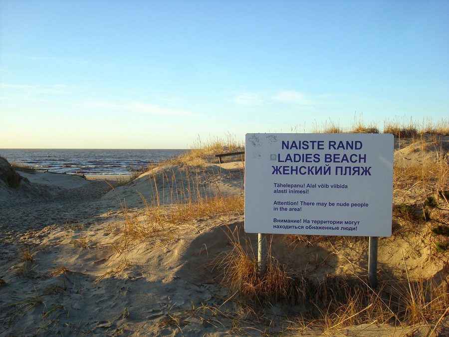 Vue côtière de Pärnu au bord de la baie de Pärnu