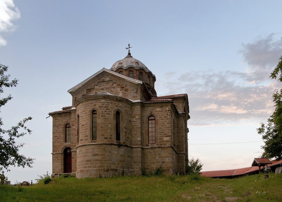 Église Saint-Jean-de-Rila dans le village de Sennik, province de Gabrovo, Bulgarie