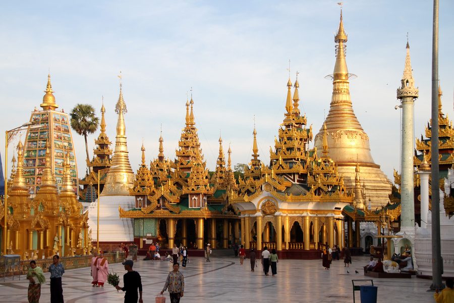 Pagode Shwedagon dorée à Yangon