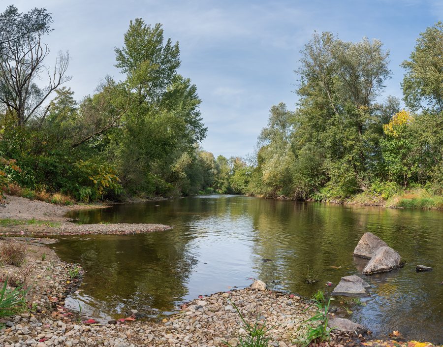 Rivière Dore à Pont-de-Dore, commune de Peschadoires, Puy-de-Dôme, France