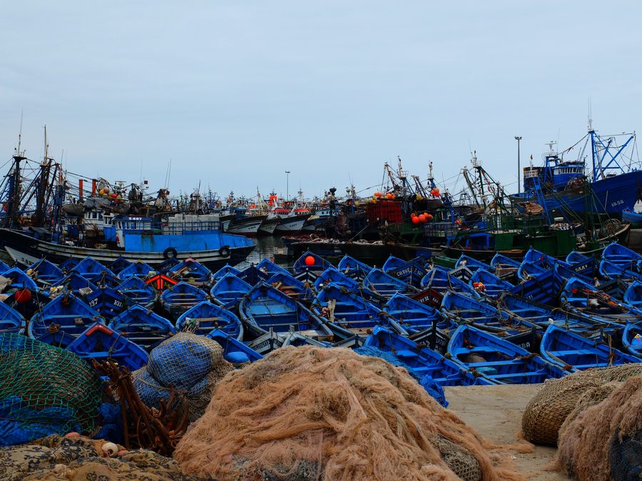 Petits bateaux de pêche dans le port d’Essaouira, au Maroc