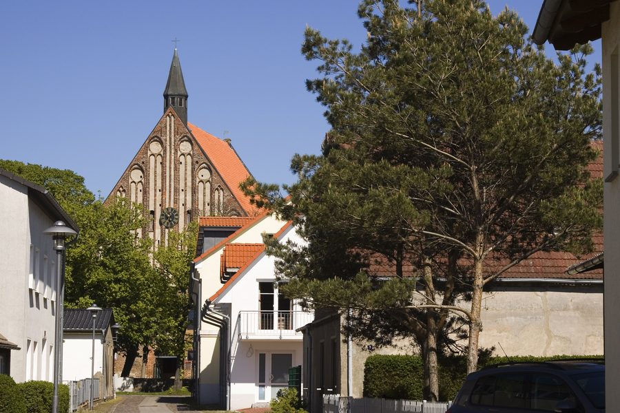 Vue de l’église Saint-Georges à Wiek auf Rügen