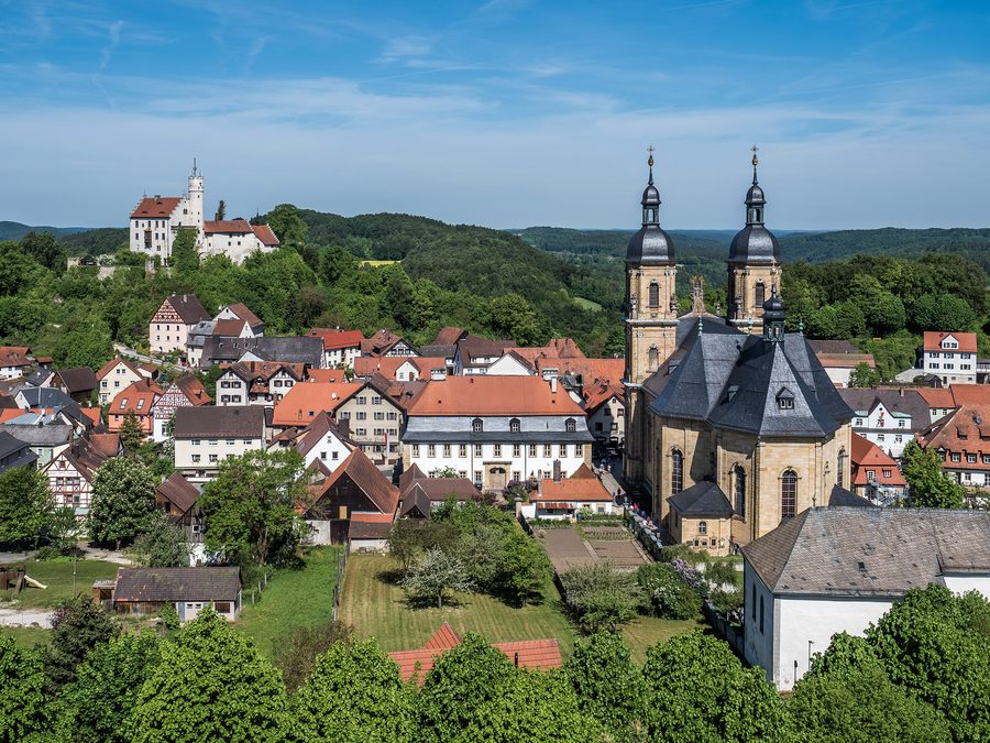 Vue sur le château et la basilique de Gößweinstein
