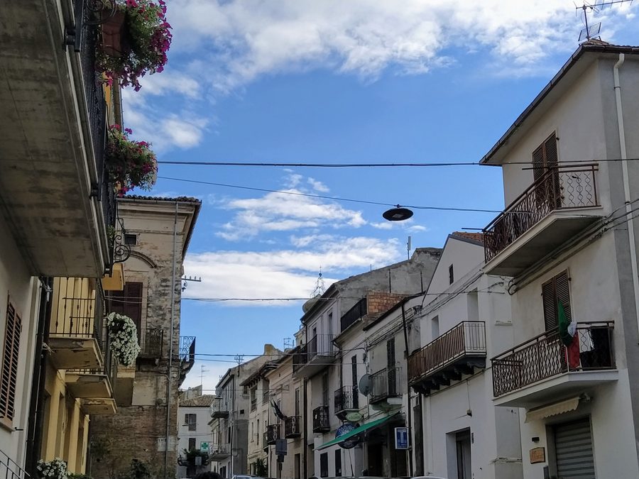 Corso Adriatico dans le bourg de Villalfonsina