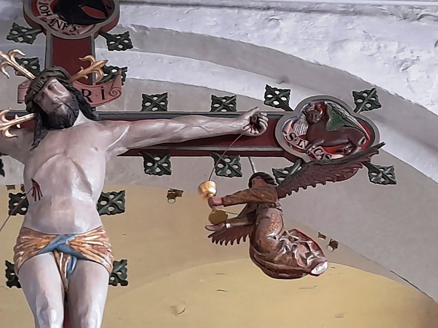 Ange avec calice dans l'église Saint-Pierre de Bosau