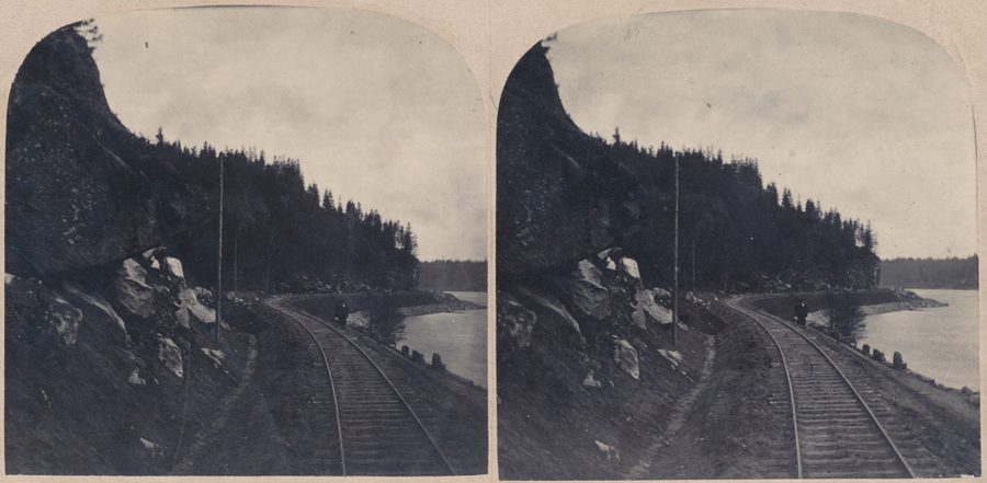 Stéréoscope de la ligne ferroviaire suédoise entre Sparsör et Frusfällan avec l’Öresjö