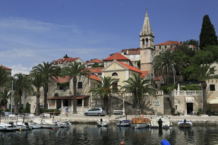 Église de la Bienheureuse Vierge Marie à Splitska, île de Brač