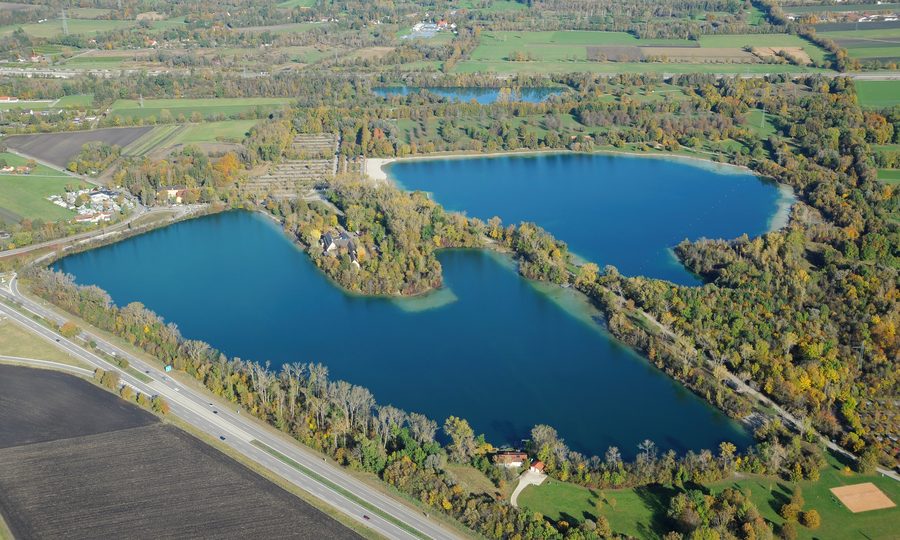 Vue aérienne de la zone des lacs de Langwieder depuis le sud