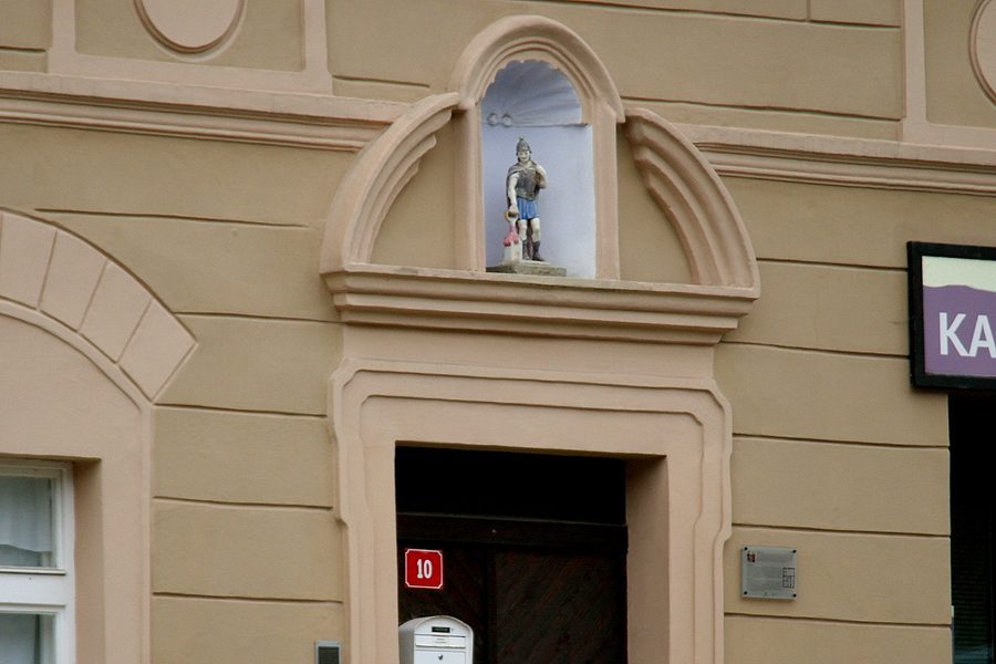 Maison bourgeoise historique sur la place Náměstí Republiky à Jáchymov