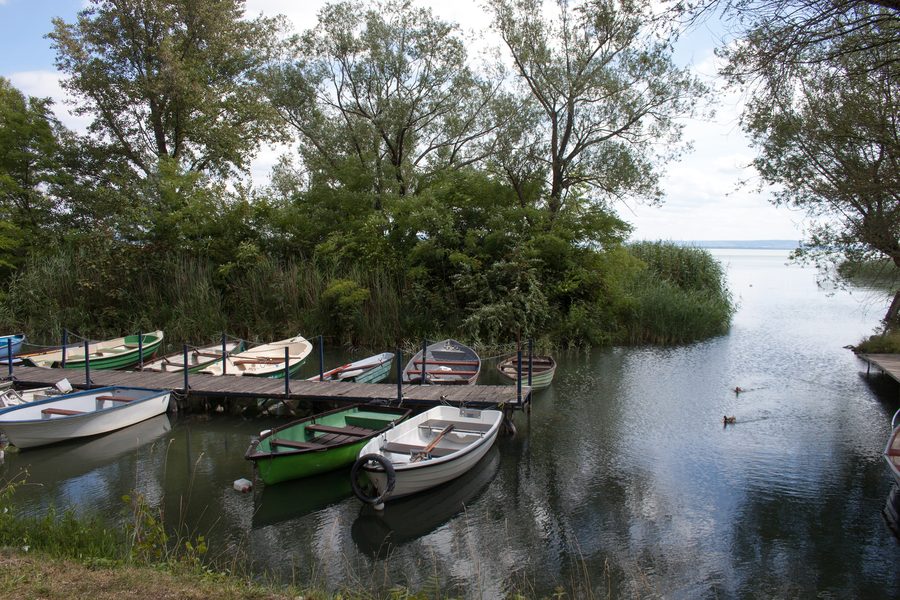 Bateaux dans le port de Balatonakali
