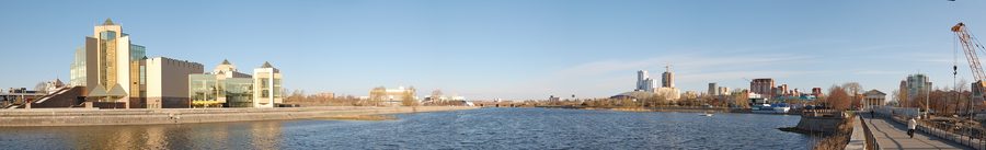 Rivière Miass et centre-ville de Tcheliabinsk