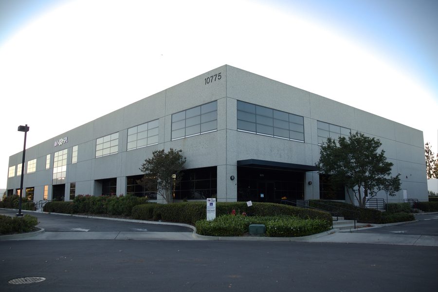 Bâtiment de bureaux d’AVI-SPL à Cypress, Californie