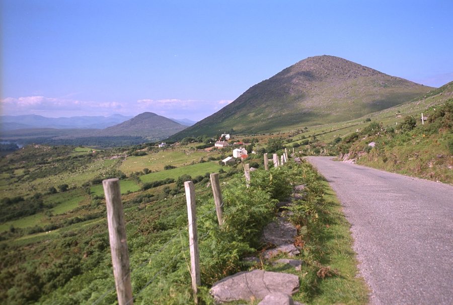 Paysage montagneux vu depuis le Healy Pass sur la péninsule de Beara
