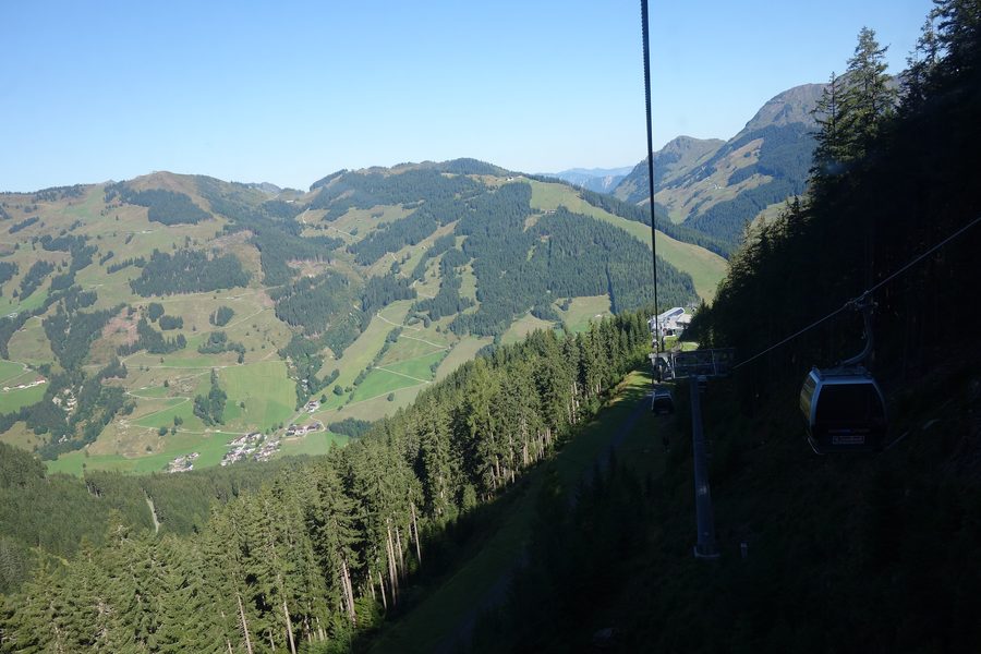 Vue sur le Schattberg près de Saalbach-Hinterglemm dans les Alpes autrichiennes