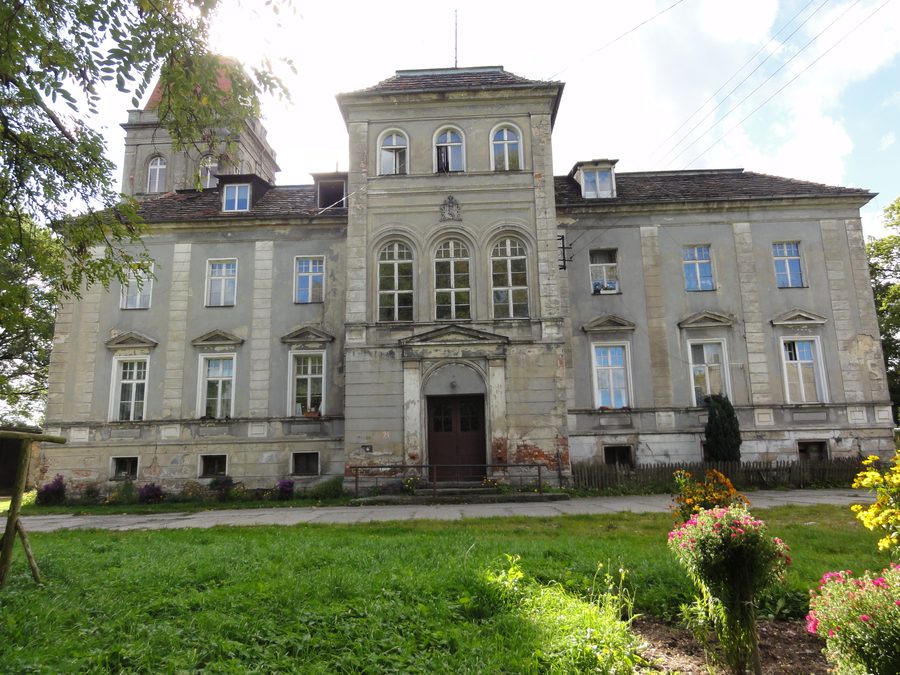 Palais de 1860 à Brzostowa, vue de face