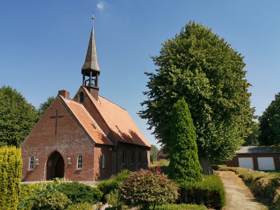 Église de la Sainte-Croix à Windbergen vue de l’extérieur