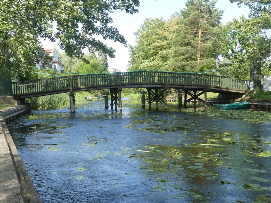 Pont à l’embouchure de la rivière Ełk se jetant dans le lac Ełk