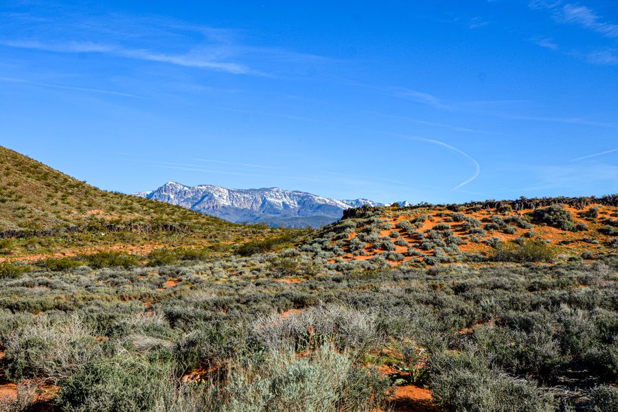 Paysage montagneux dans l’Utah sous un ciel vaste