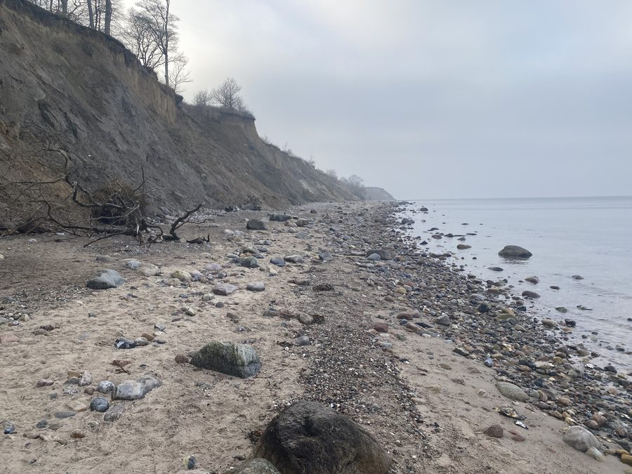 Plage dans la baie de Hohwacht sur la mer Baltique dans le district d’Ostholstein