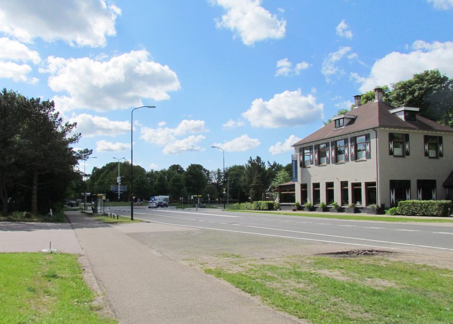 Rond-point à Nieuw-Milligen au croisement des routes provinciales N344 et N302