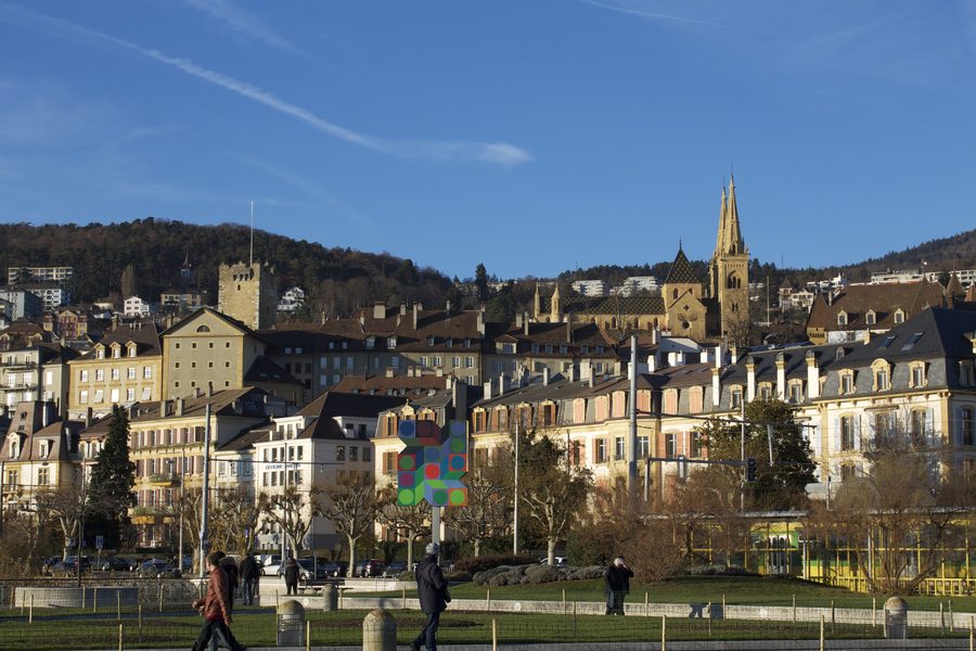 Vue sur Neuchâtel au bord du lac