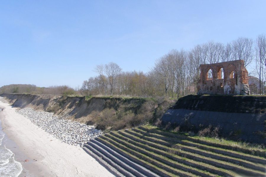 Ruines de l’église à Trzęsacz, Pologne