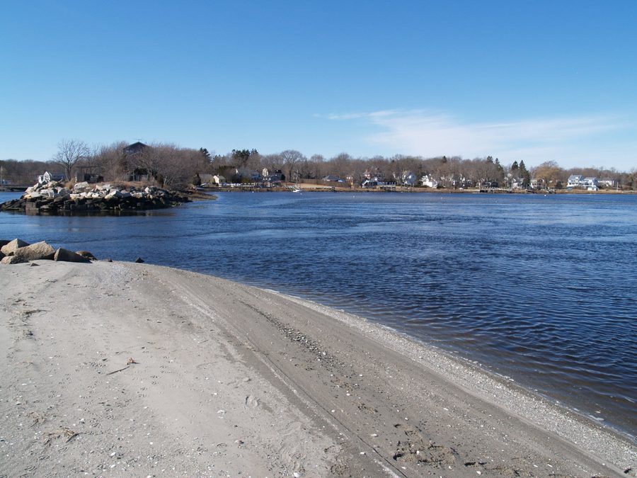 Vue de la rivière Cole depuis Ocean Grove à Swansea, Massachusetts