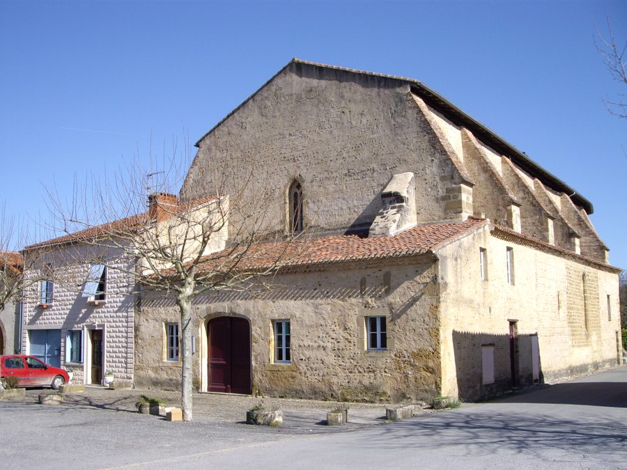 Extérieur du Monastère des Carmes à Trie-sur-Baïse, Hautes-Pyrénées, France