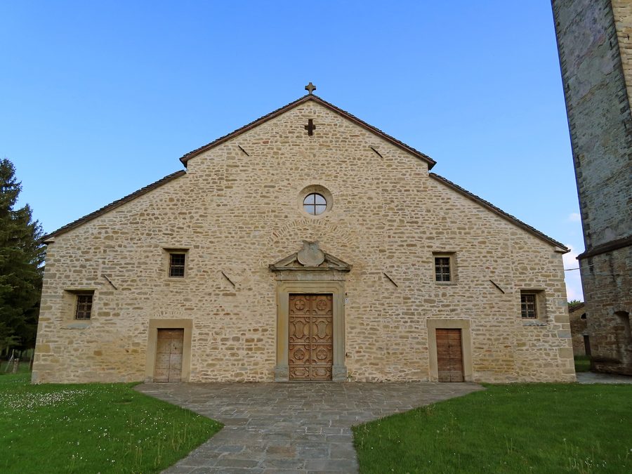 Façade de la Pieve des Saints Ippolito et Cassiano à Scurano