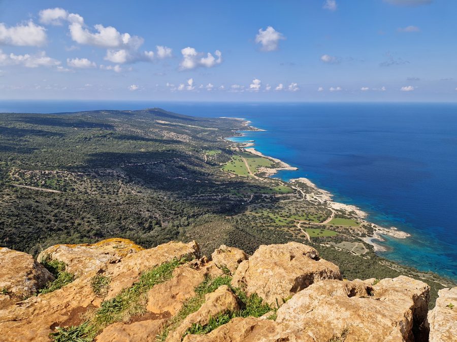 Vue sur la péninsule d’Akamas depuis le sentier naturel d’Aphrodite, Chypre