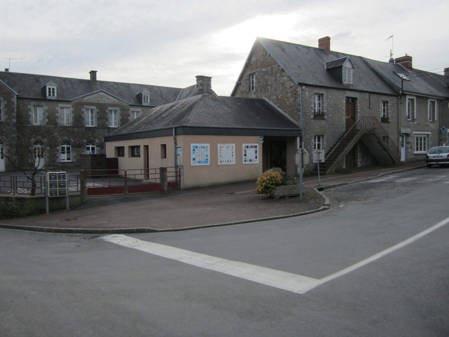 Mairie de Saint-Denis-le-Vêtu dans le département de la Manche