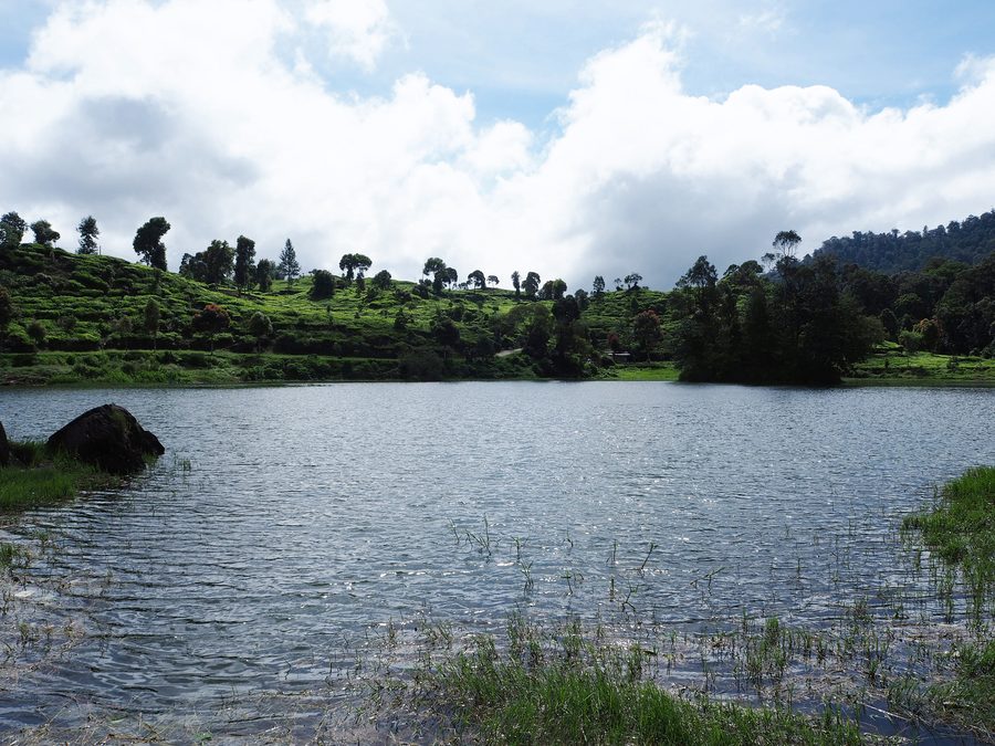 Situ Patenggang, lac dans la zone touristique naturelle de Bandung du Sud